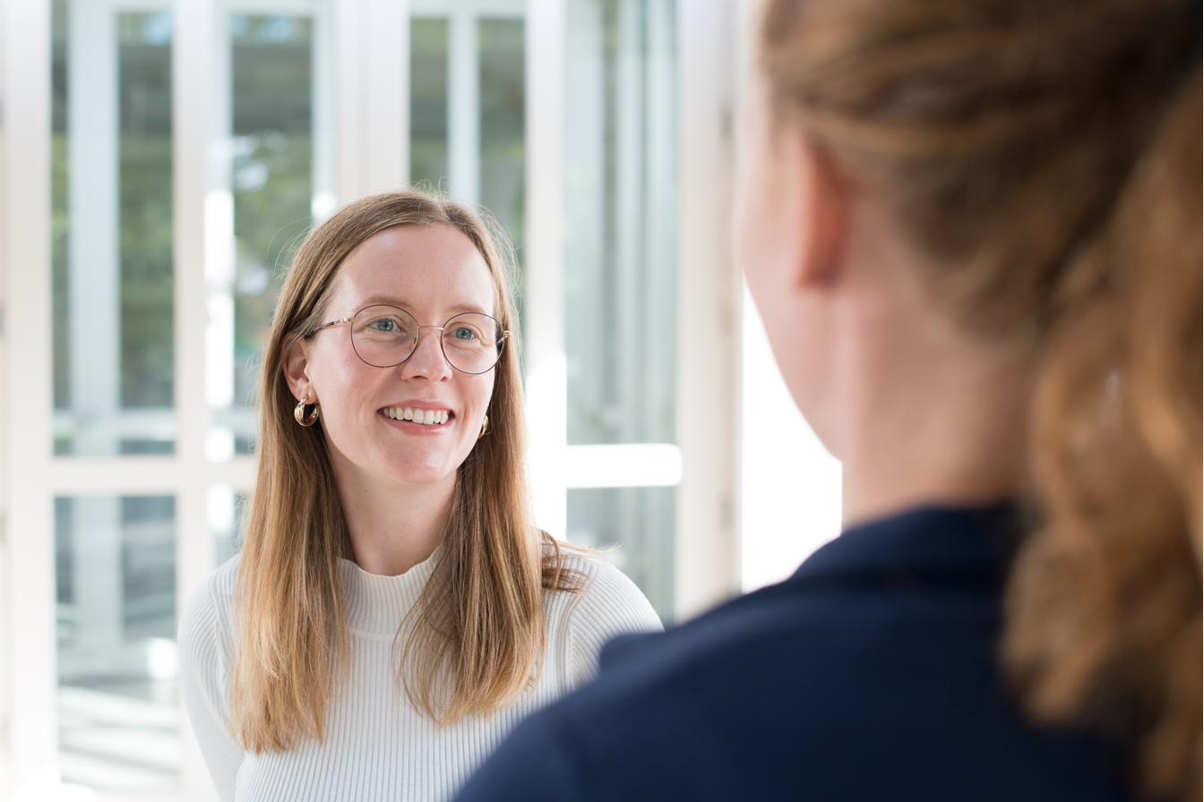 Dr. Indra Dannheim im Coaching-Gespräch
